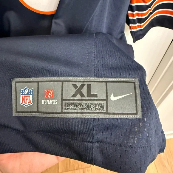 Chicago Bears Jersey - Picture 2 of 4